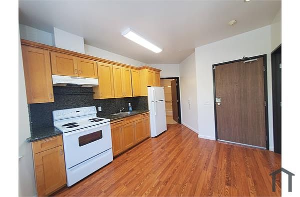 805 Rutland Avenue - 199 Leland Avenue photo 2