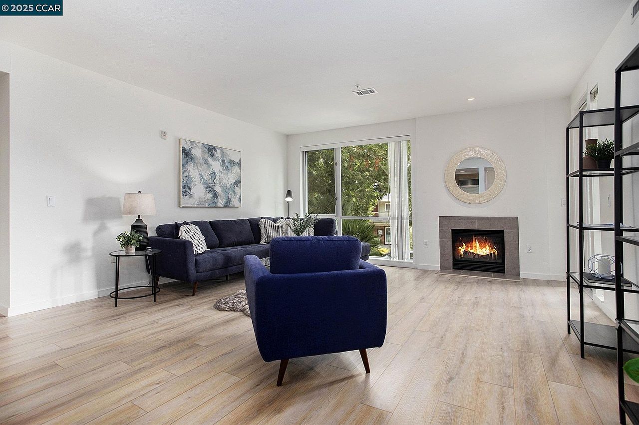 1655 N California Blvd photo 3