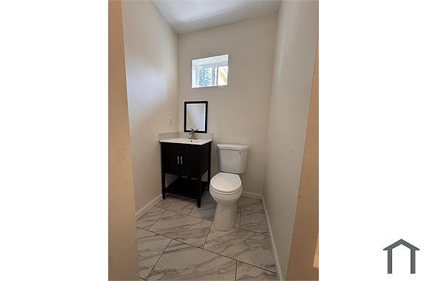 21 Bronson St photo 2