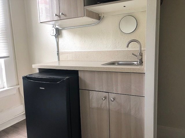 402 Broadway photo 3