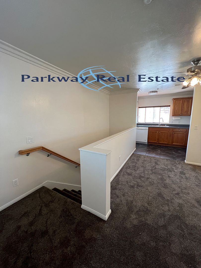 8547 Wintergardens Blvd photo 2
