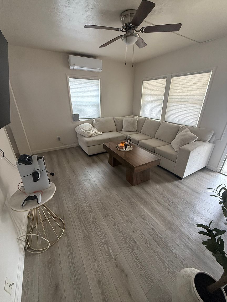 1376 Kristie Ln photo 3