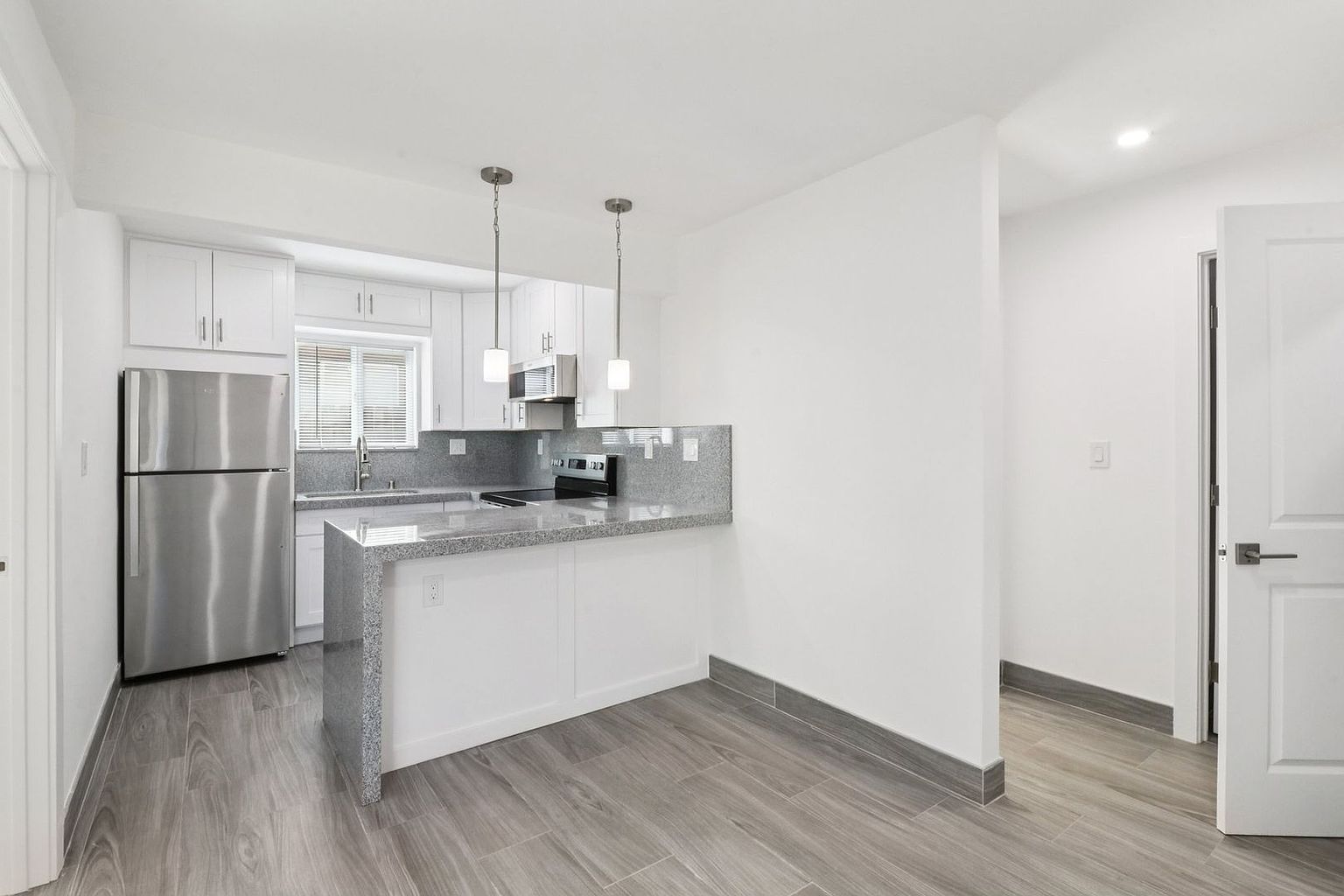 181 Ballantyne St photo 2