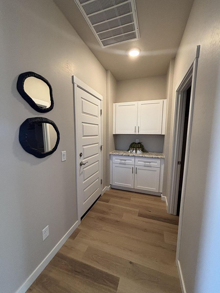 26179 W Pioneer St photo 2
