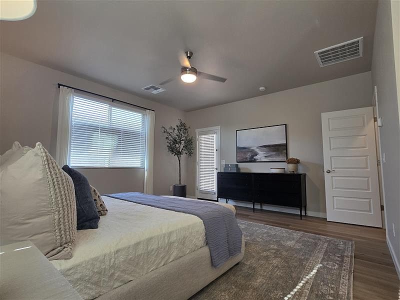 26179 W Pioneer St photo 5