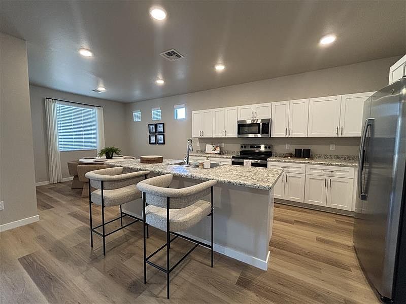 3476 S 262nd Dr photo 4