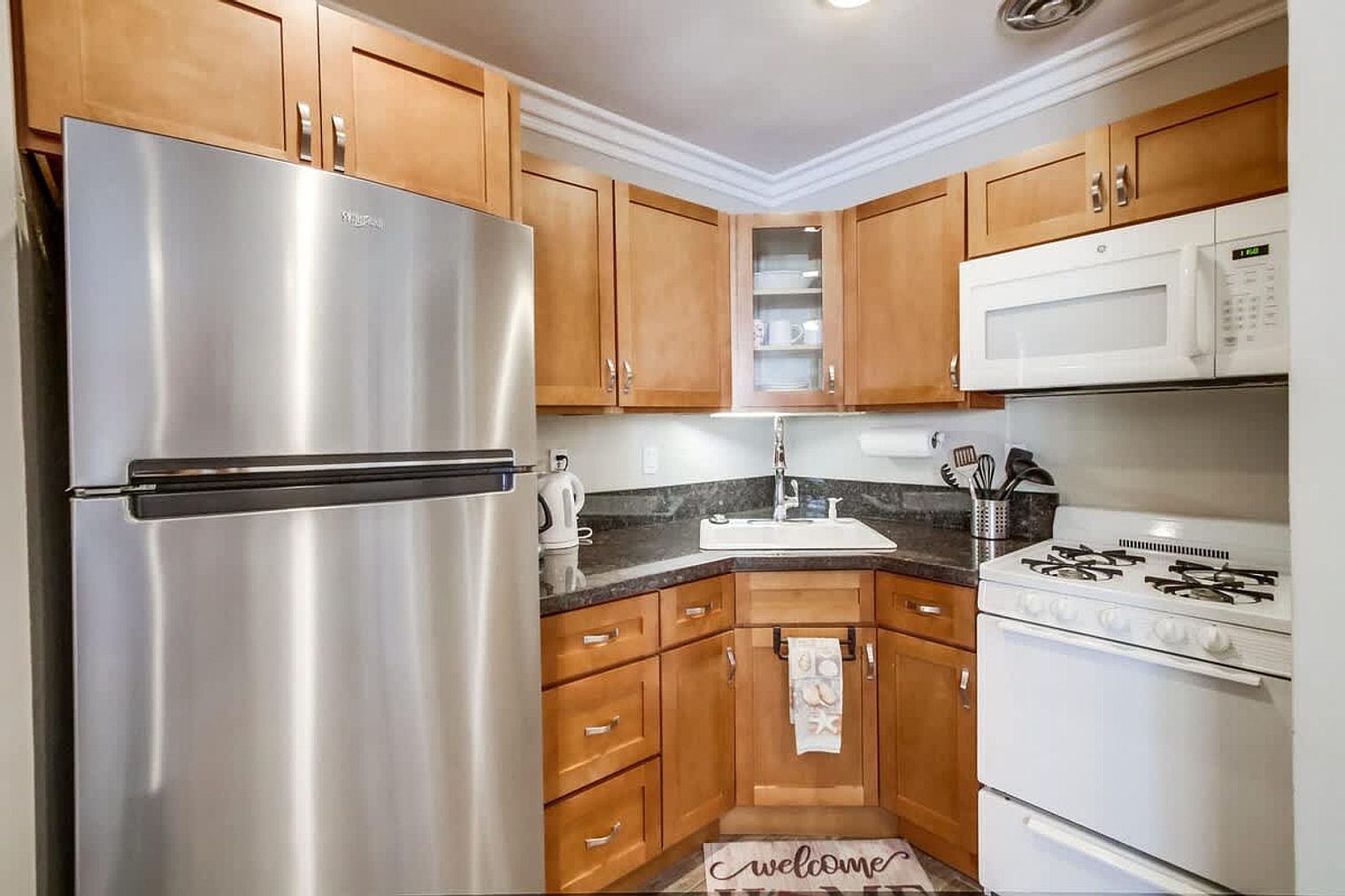 3764 Bayside Ln photo 2