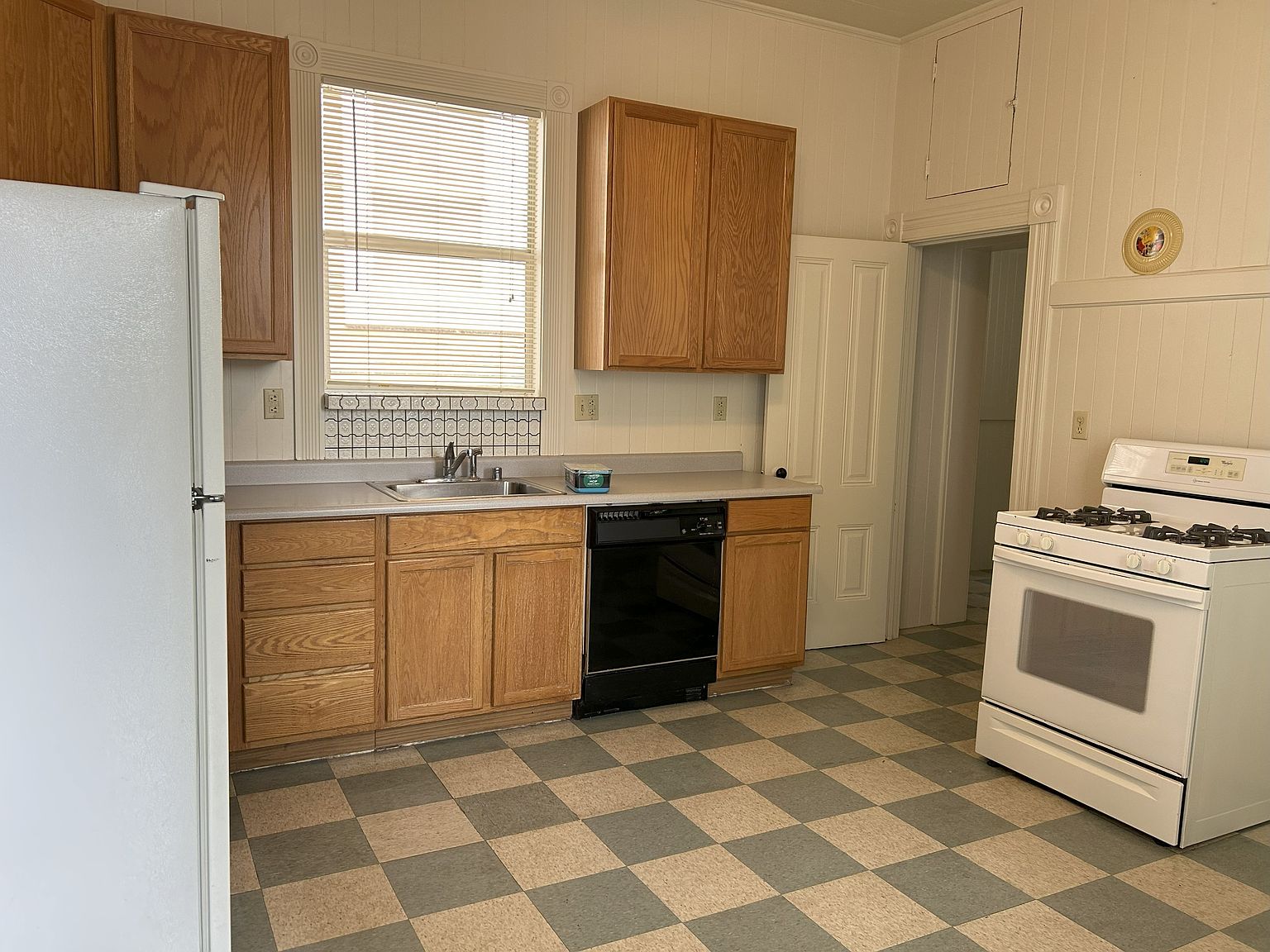 1BR/1BA Other on W E St · Port Costa photo 3