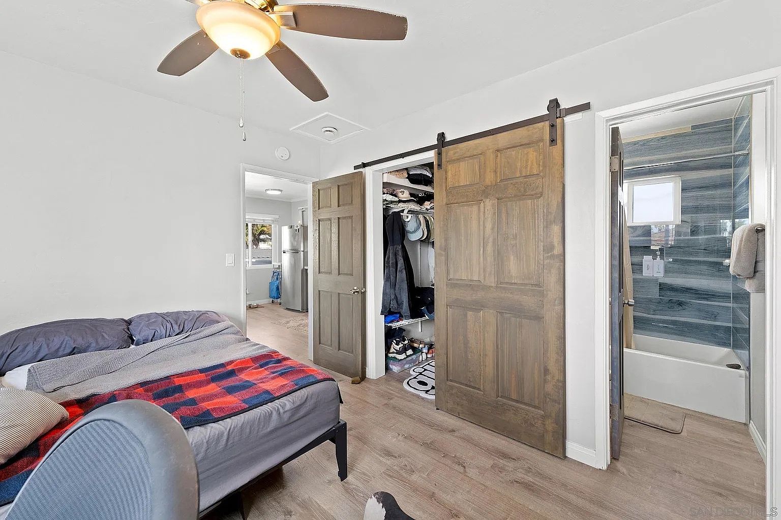 5025 Lotus St photo 5