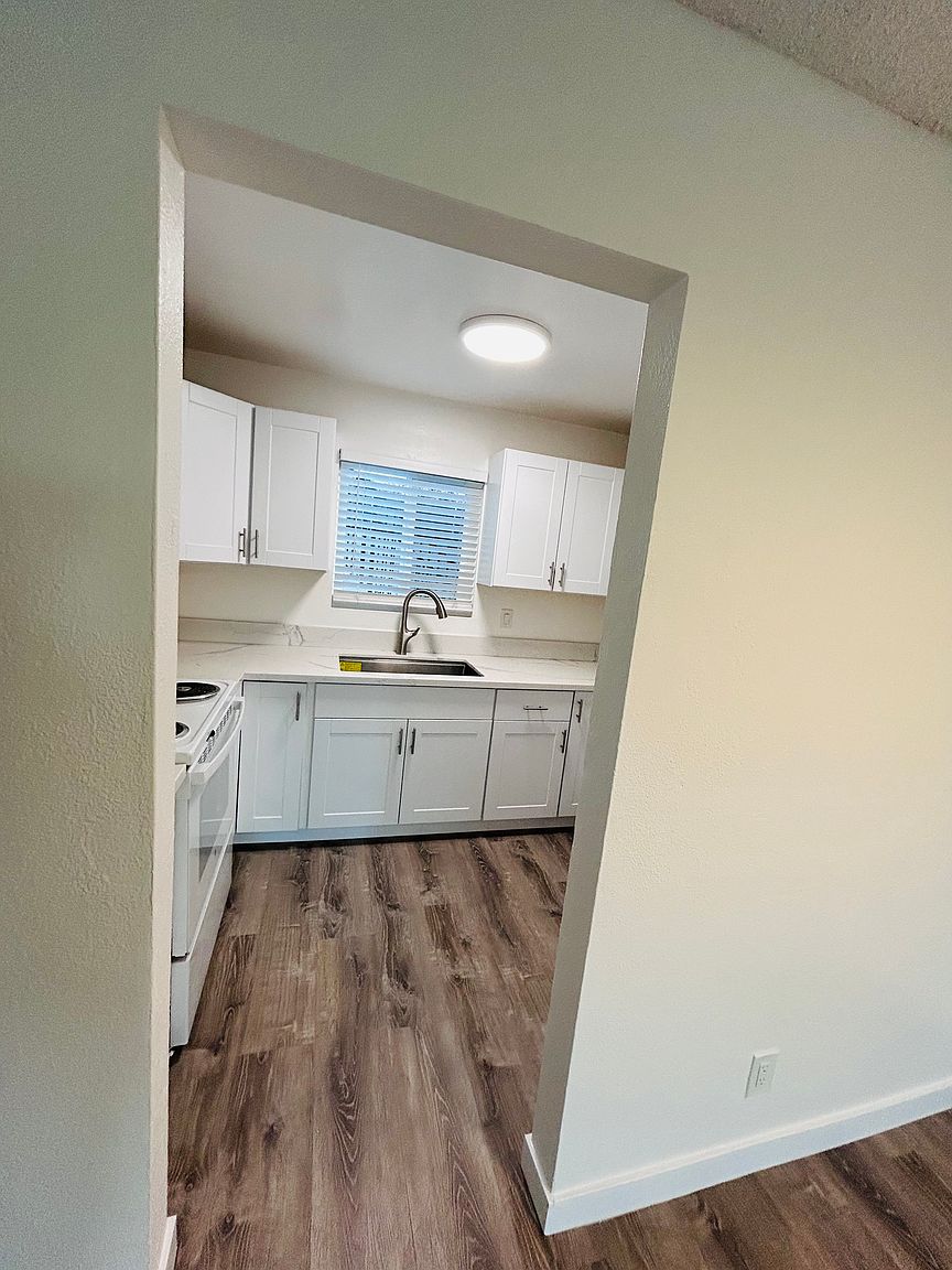 180 Las Flores Dr photo 5