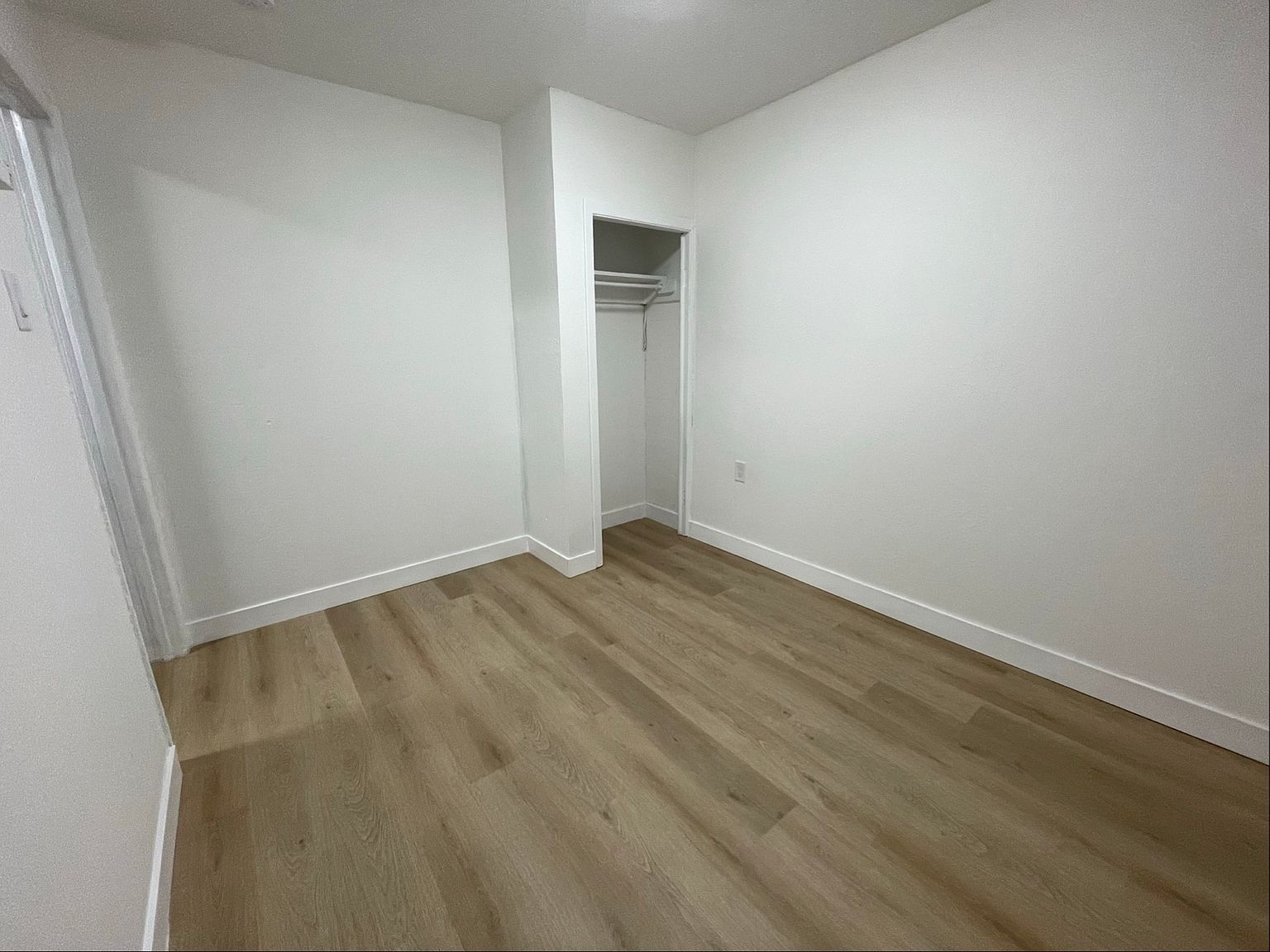 146 Gardiner Ave photo 3