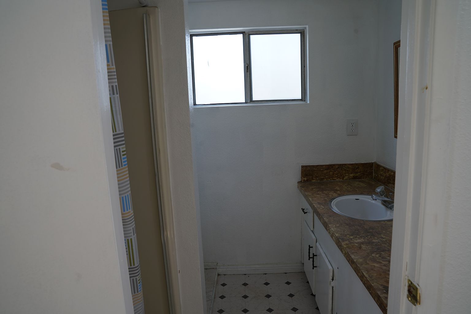 1BR/1BA Single Family House on Ruus Rd · Hayward