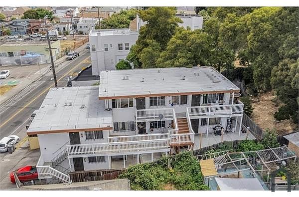 In Law Adus on 35th Avenue · Oakland photo 3