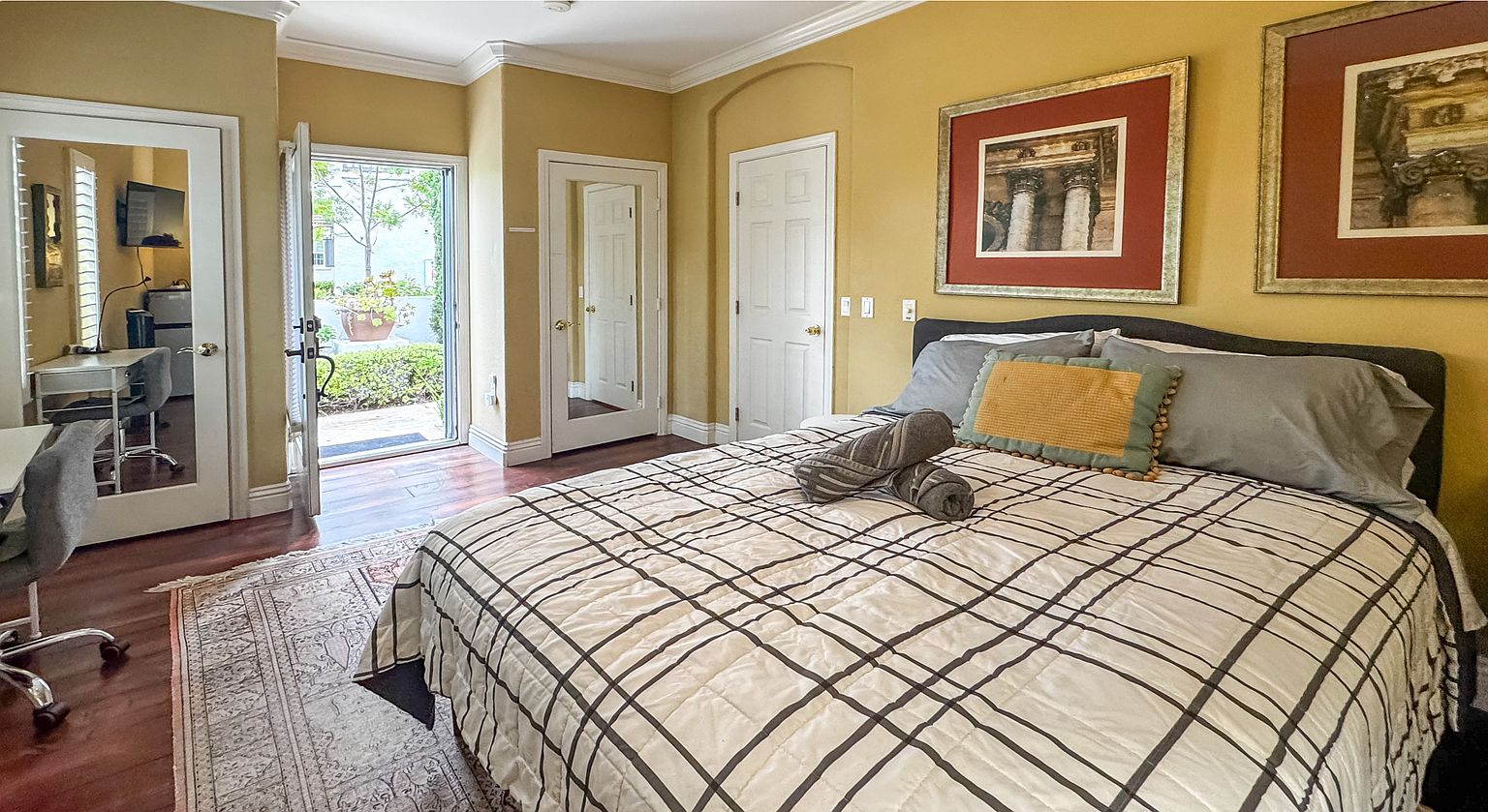 7122 Sherbourne Ln photo 2