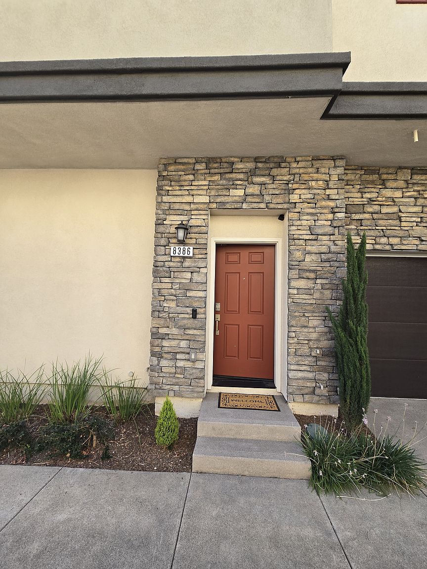 8386 Yosemite St photo 3