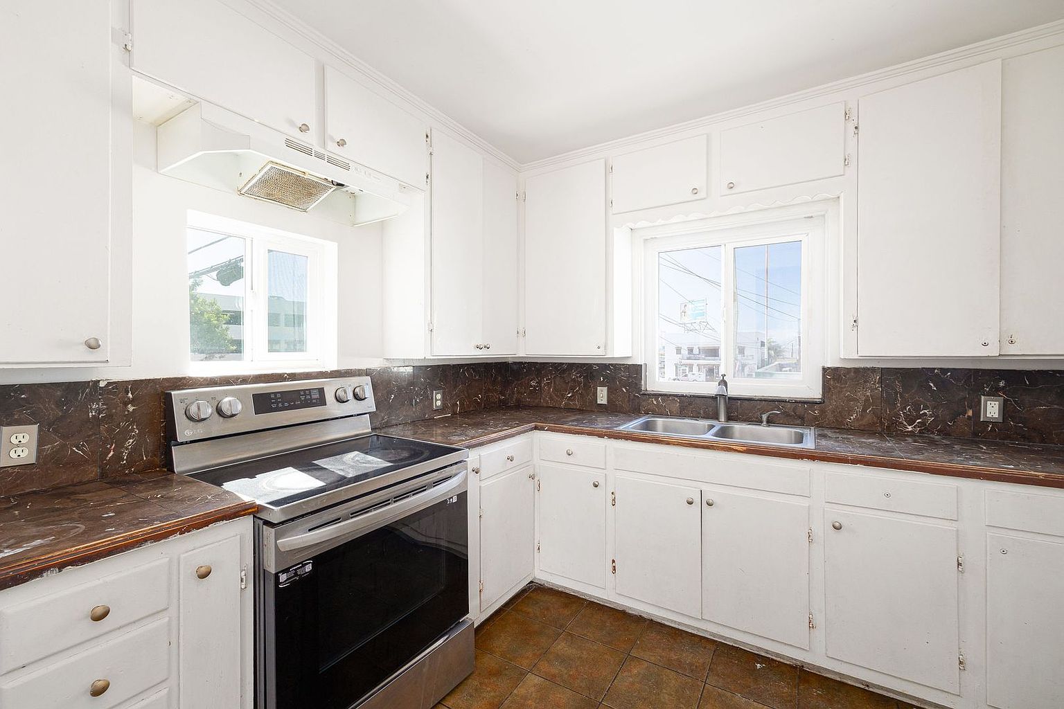 621 A Avenue photo 2