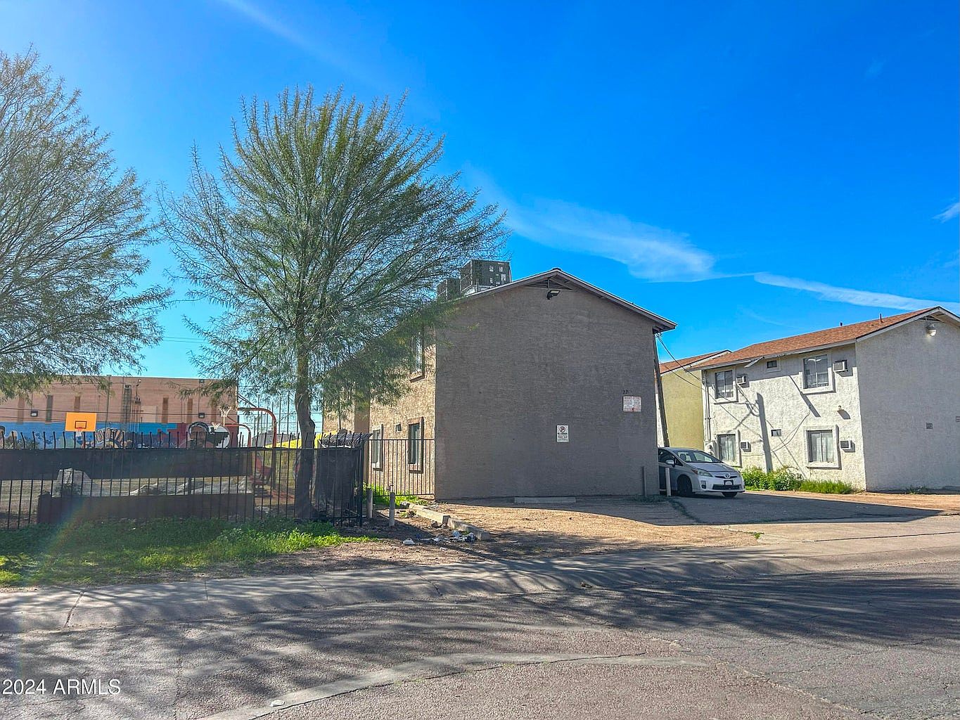 3225 W Melvin St photo 5
