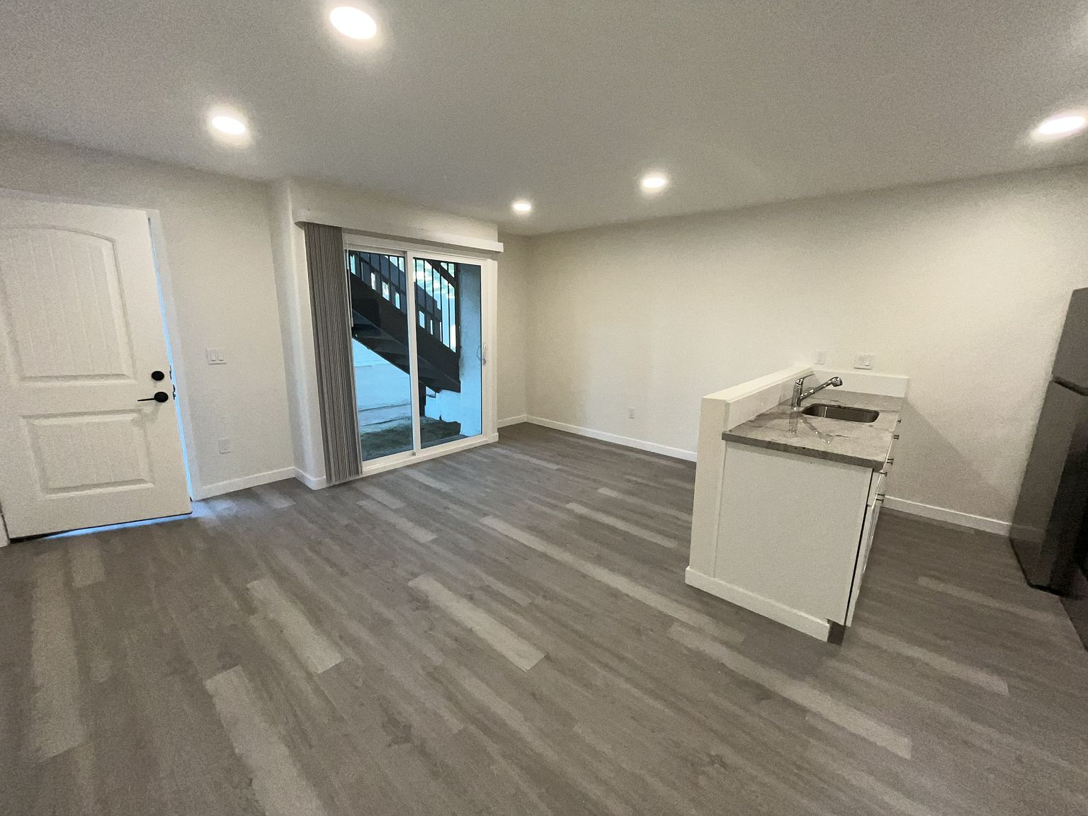 1875 Julian Ave photo 2