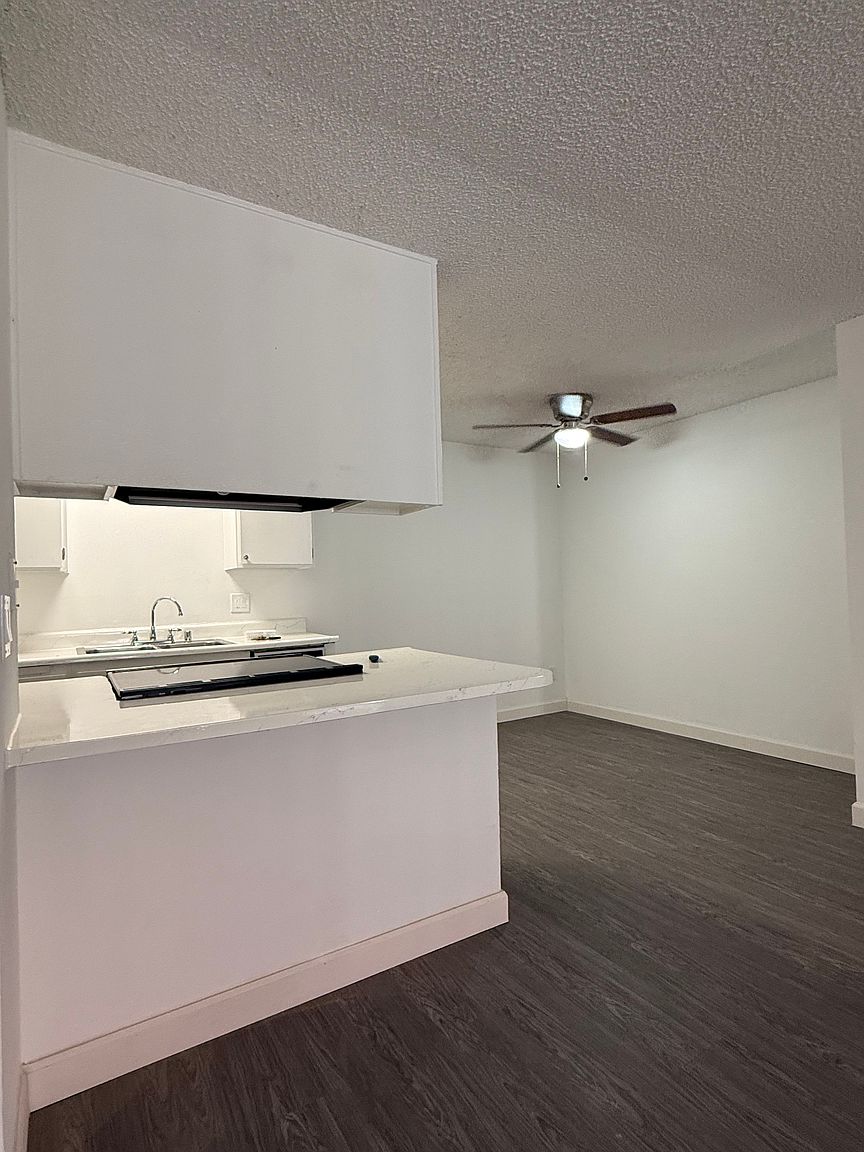 9090 Gramercy Dr photo 3