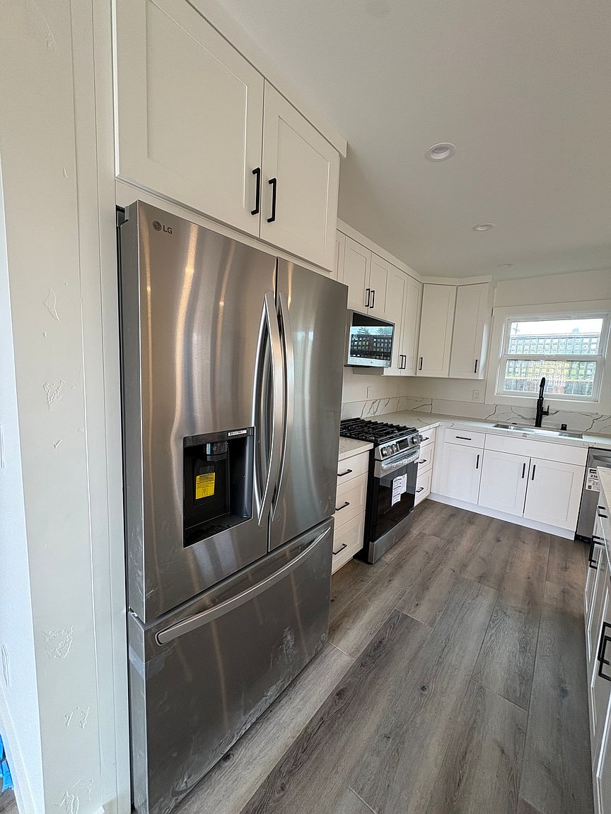 1841 Park Ave photo 3