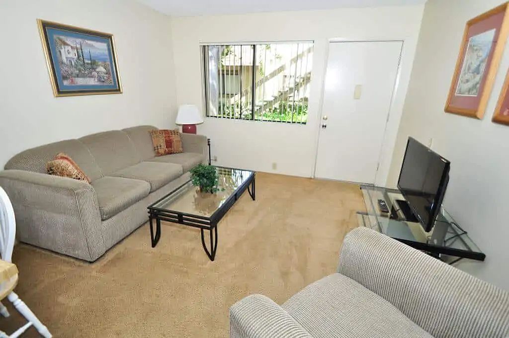 4300 Palm Ave photo 2