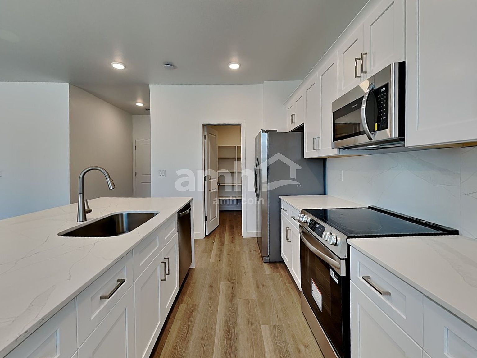 4531 S 97th Dr photo 3