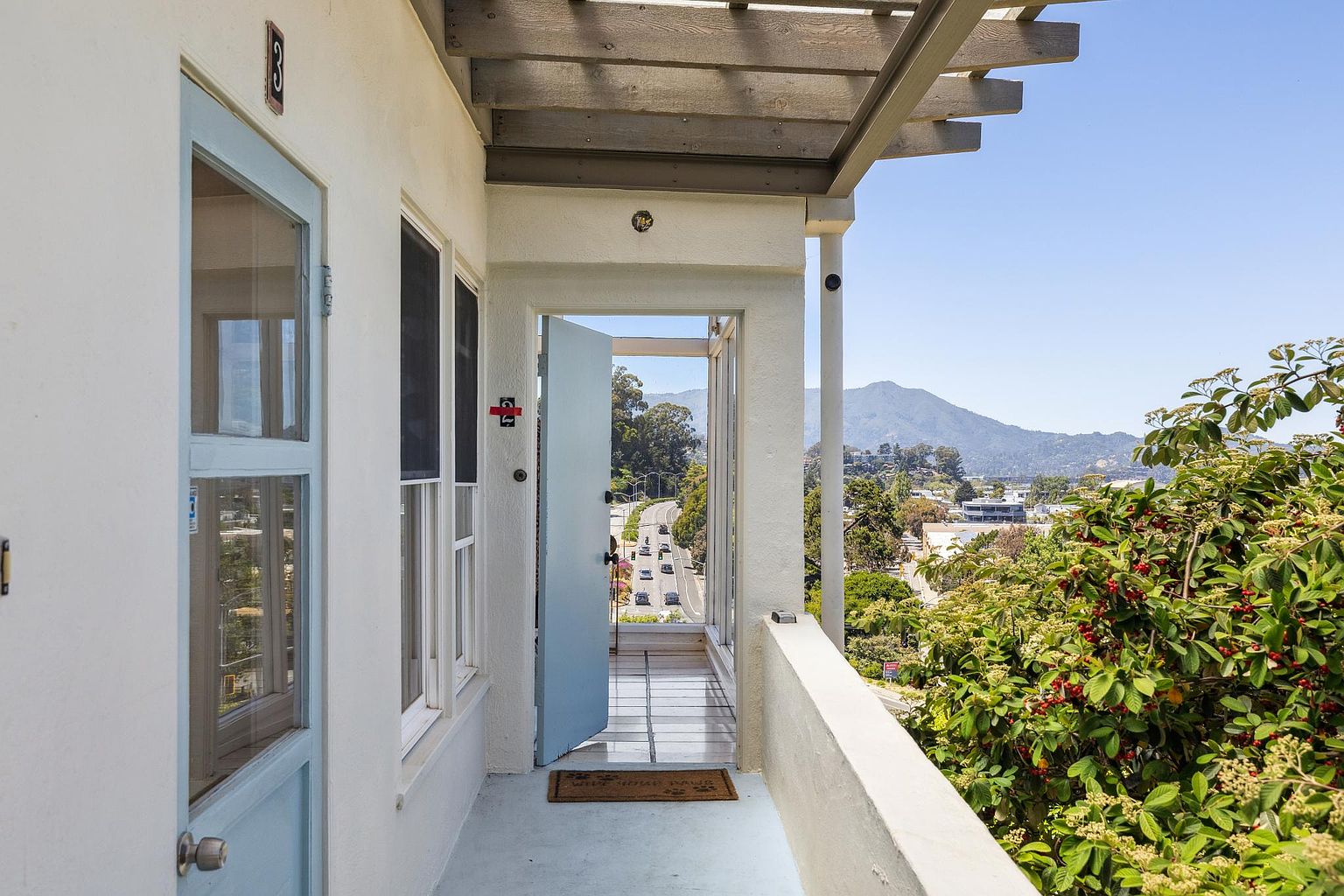 503 Easterby St photo 2