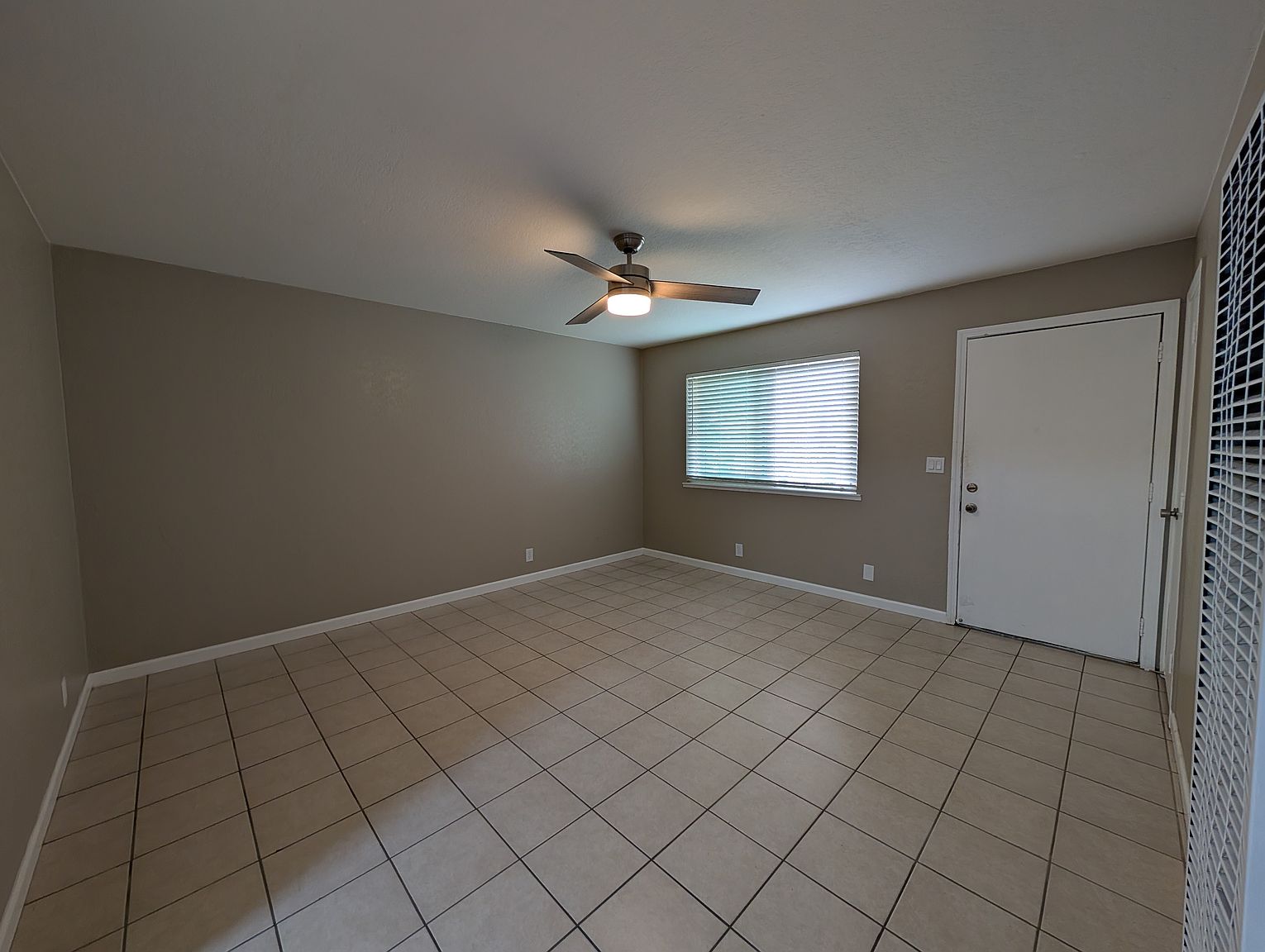 7530 Rogers Ln photo 3