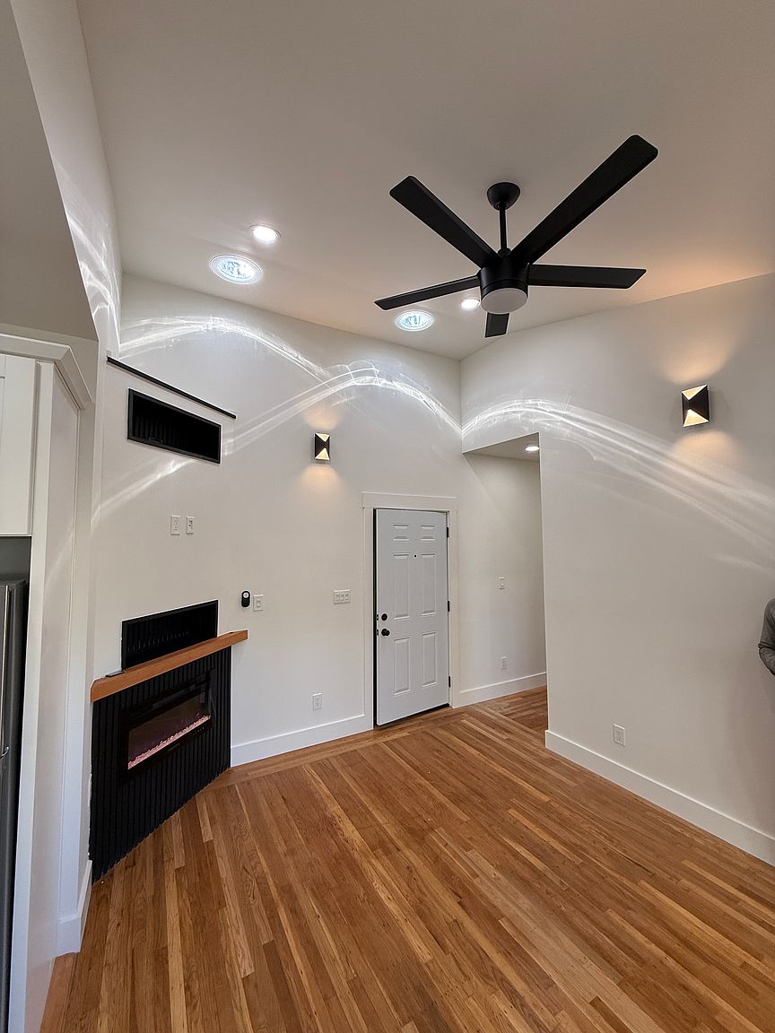 1BR/1BA Apartment on E 28th St · Oakland photo 3