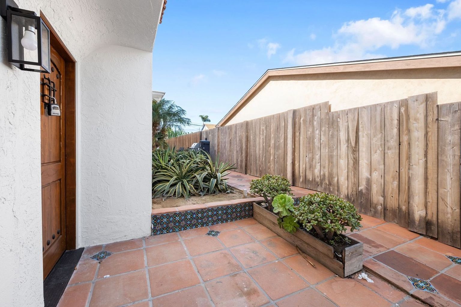 4344 Van Dyke Ave photo 2