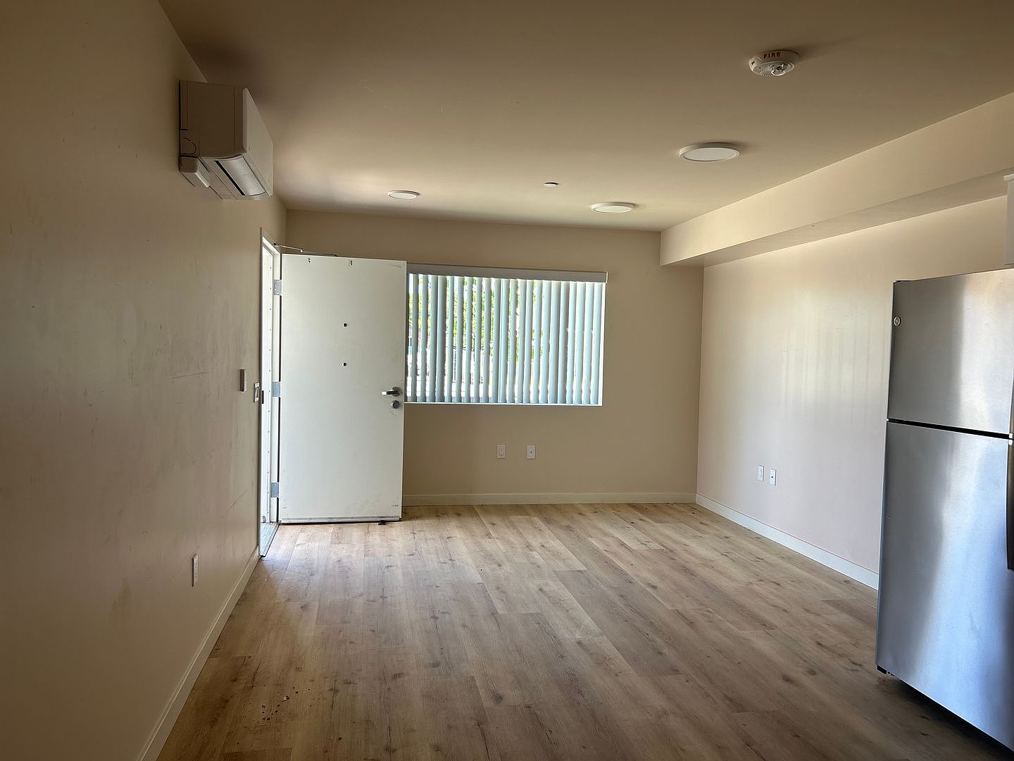 2 beds  1.5 baths (922 sqft) photo 4