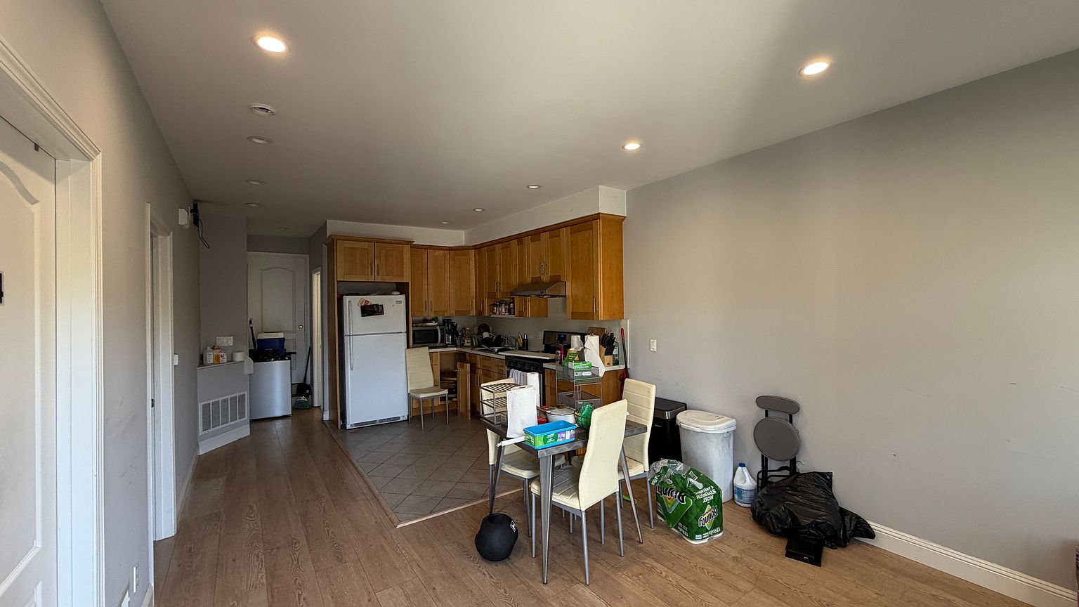 40 Niagara Ave photo 3