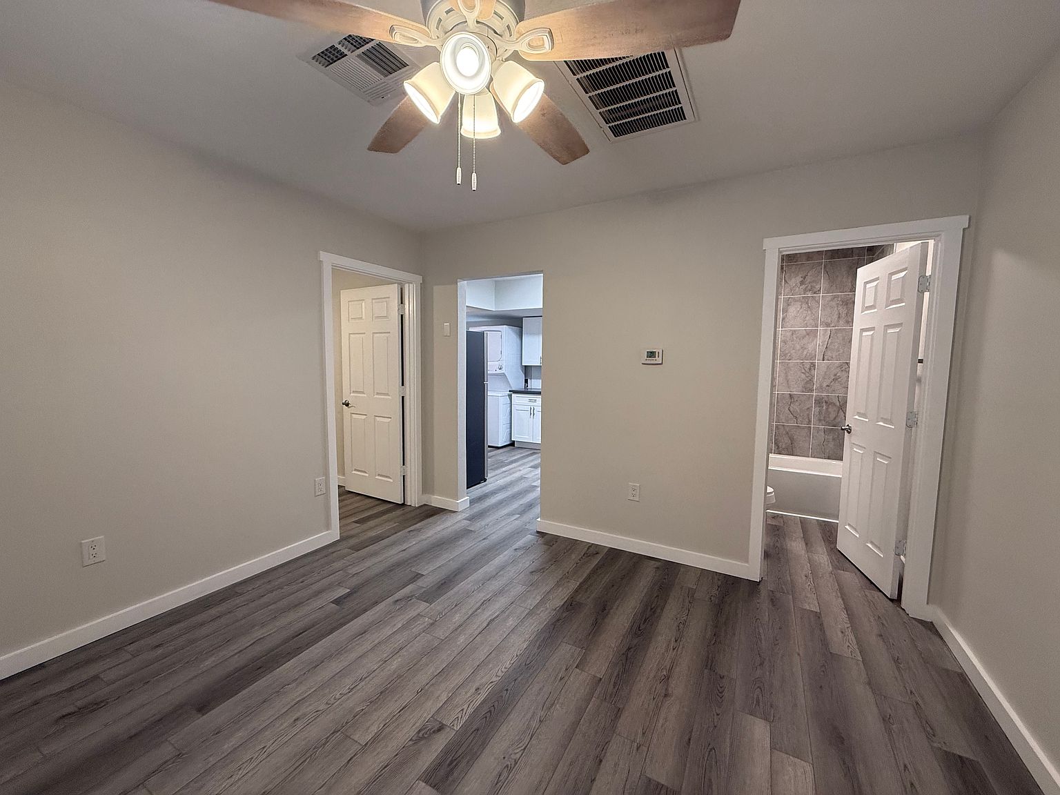 1509 E Roosevelt St unit 1509-04 photo 2