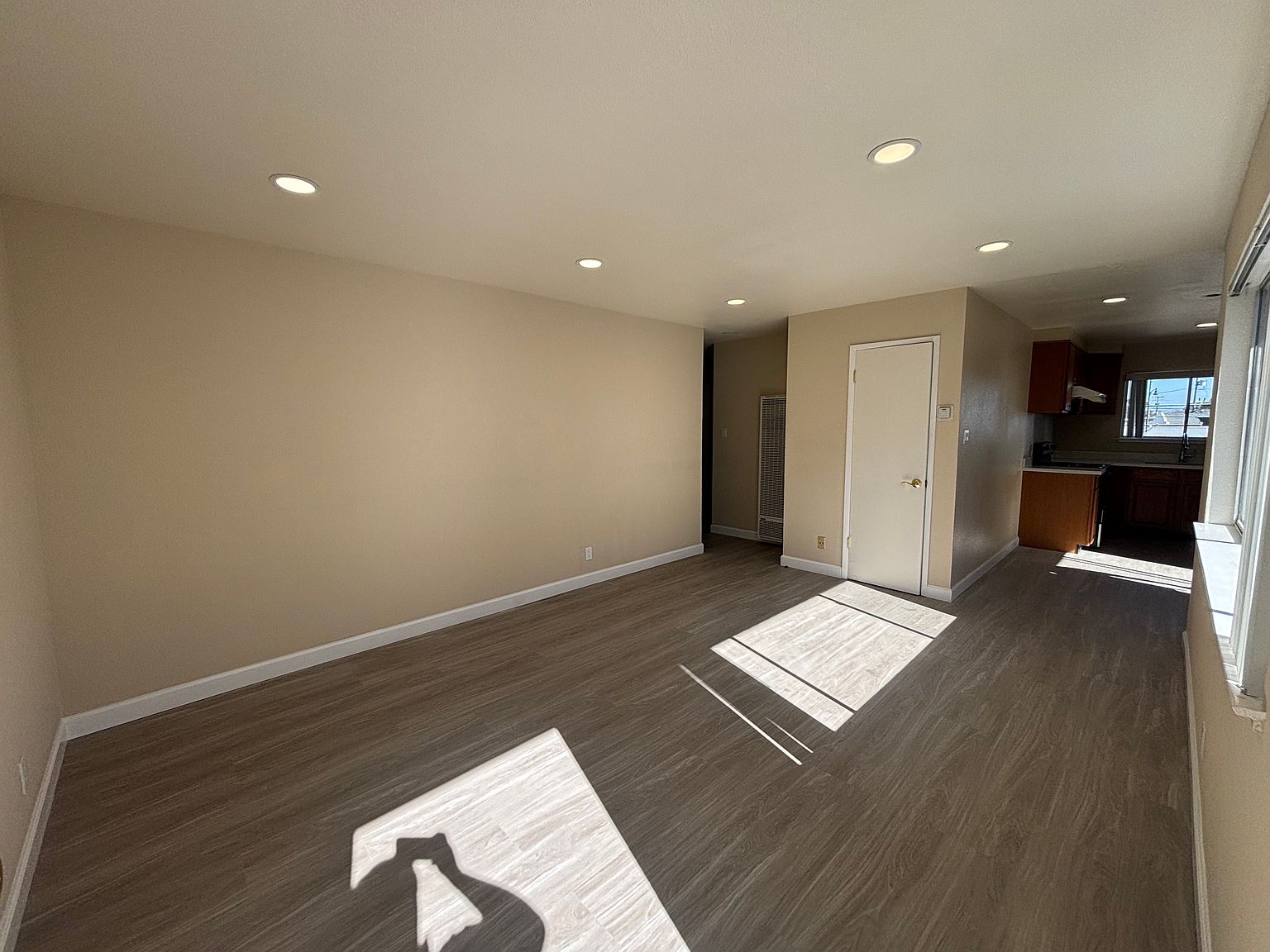 2BR/1BA Single Family House on Flores St · San Mateo photo 2