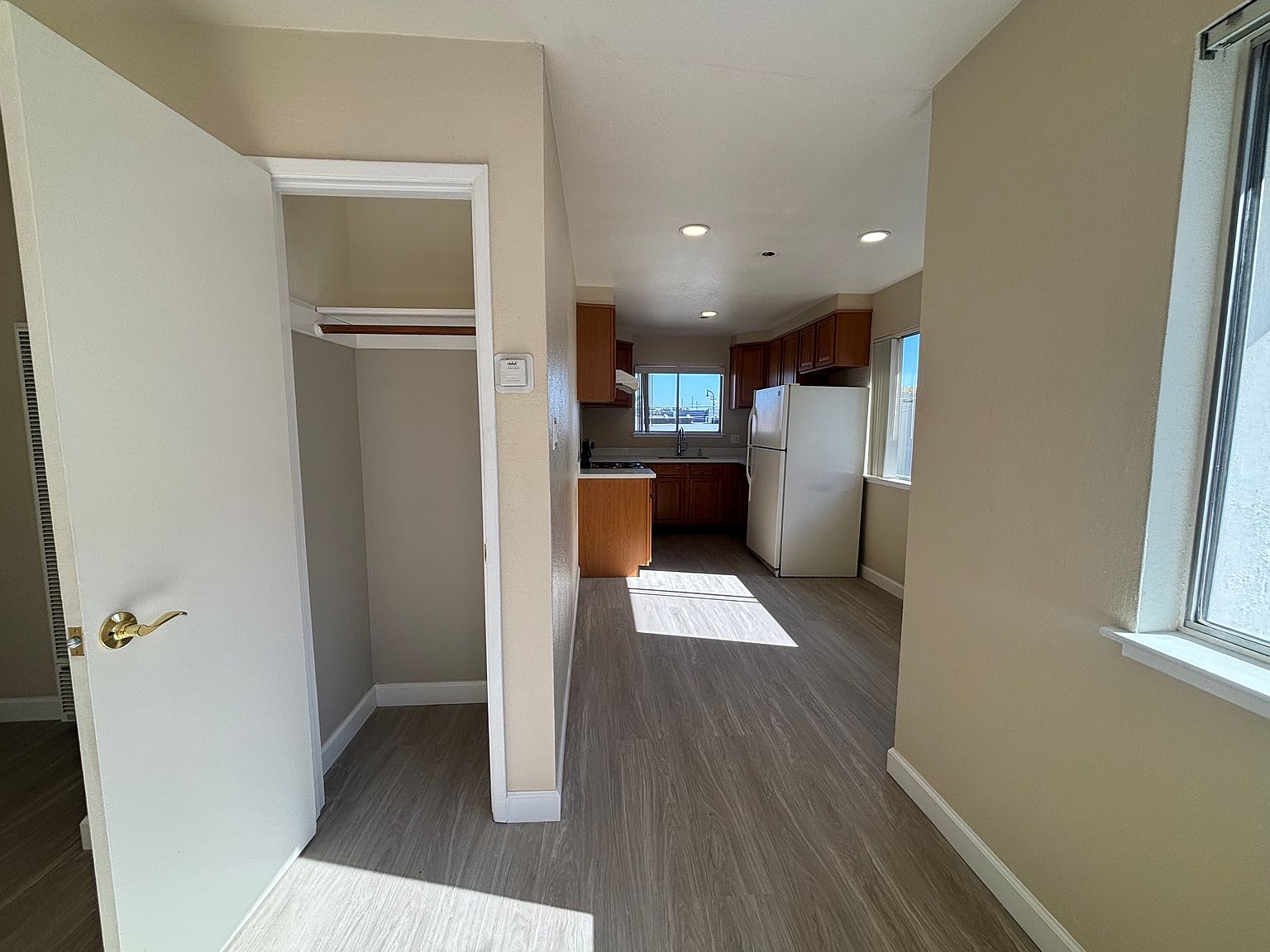 2BR/1BA Single Family House on Flores St · San Mateo photo 5