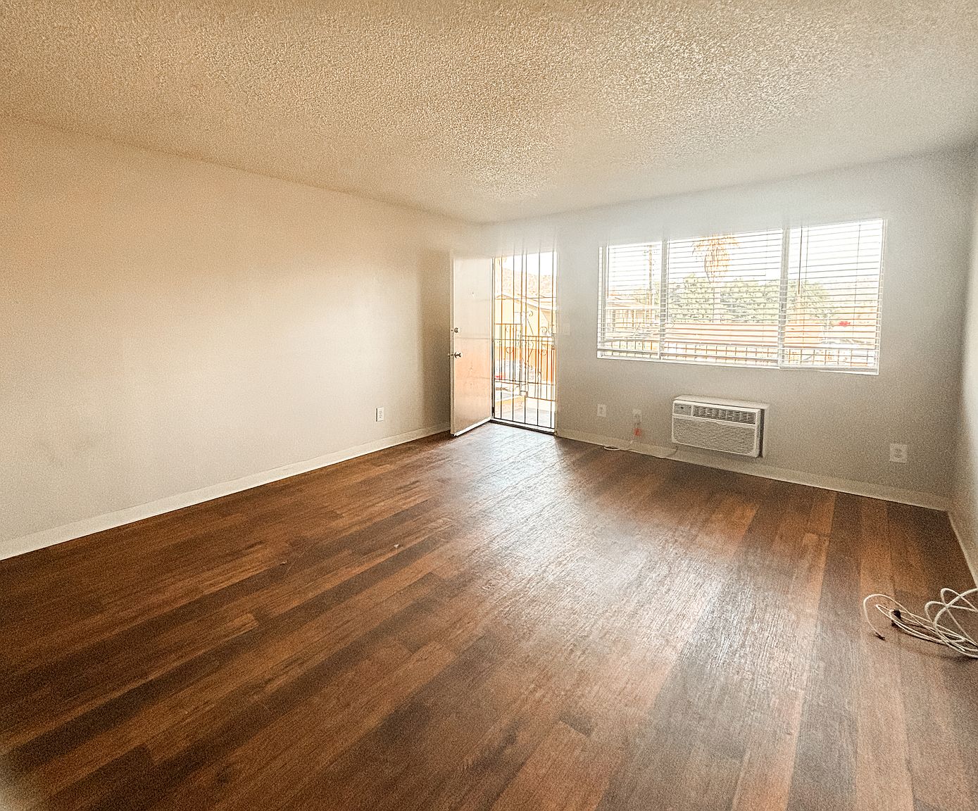 9761 Marilla Dr photo 3