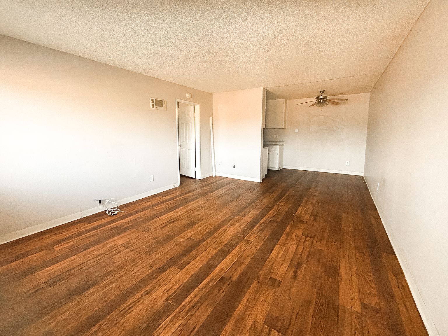 9761 Marilla Dr photo 2