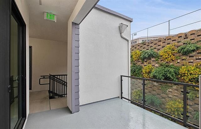 2449 Willow Way photo 5
