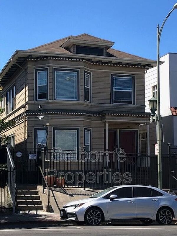 939 International Blvd photo 2