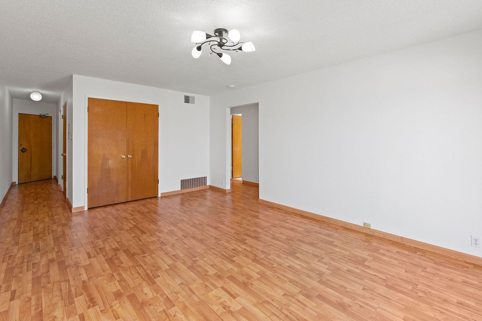 2BR/1BA Apartment on 12th Ave · San Francisco photo 4