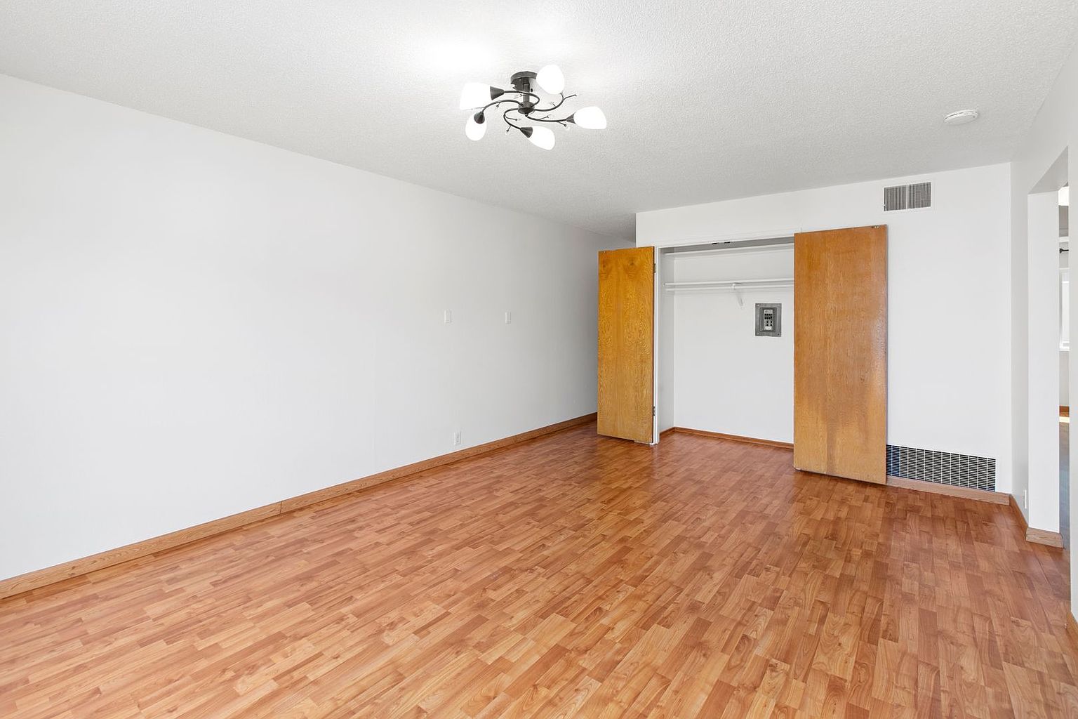 2BR/1BA Apartment on 12th Ave · San Francisco photo 5