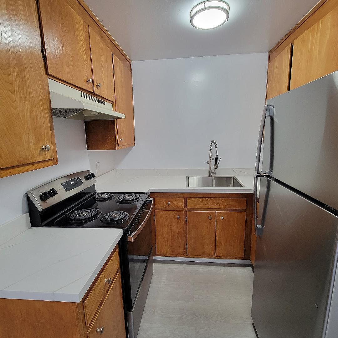 5918 Avila St photo 4