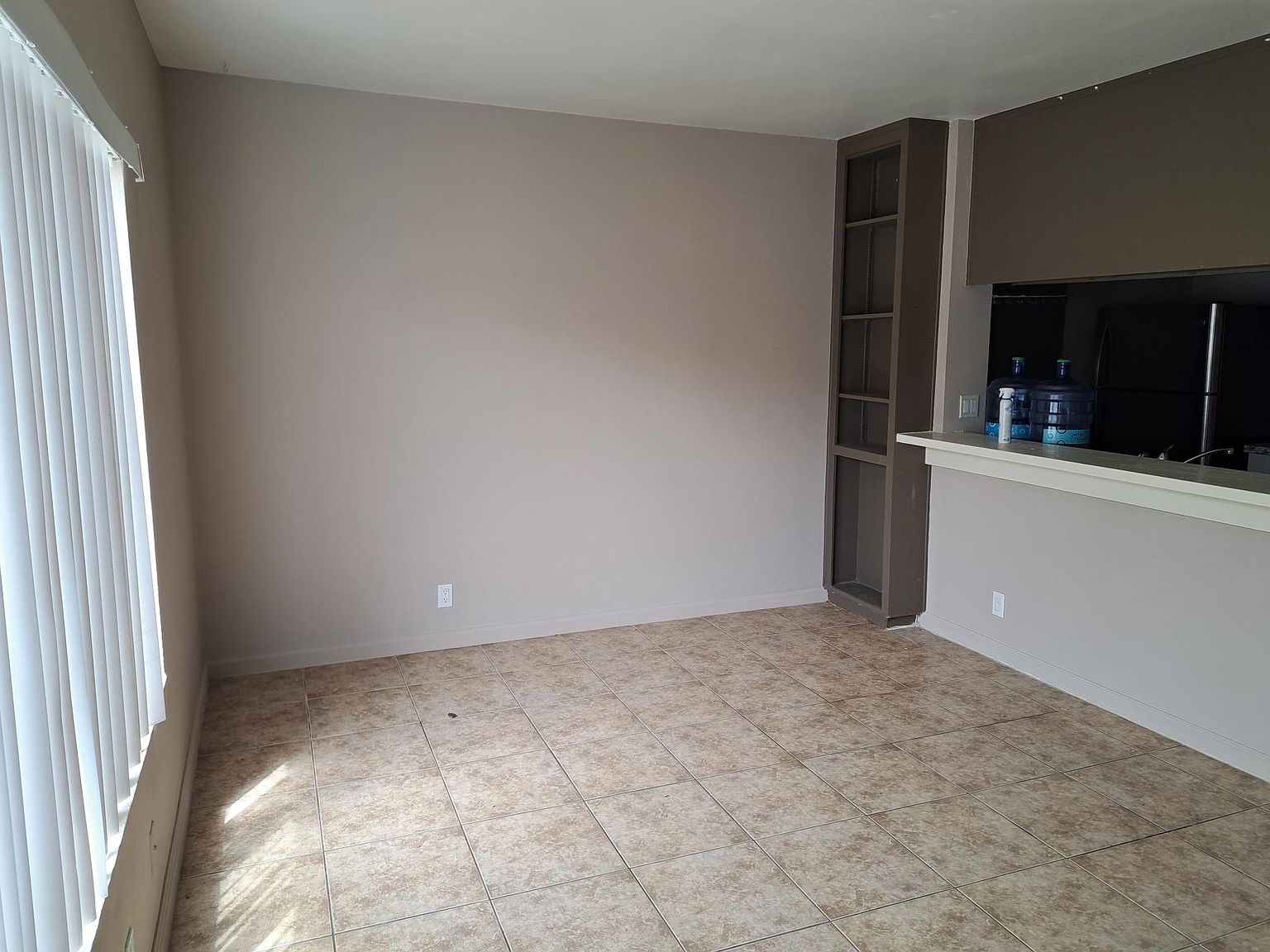 4255 42nd St photo 3