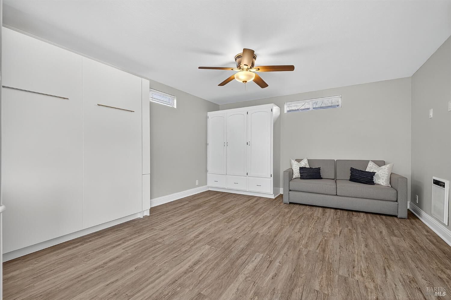 575 La Verne Ave photo 4