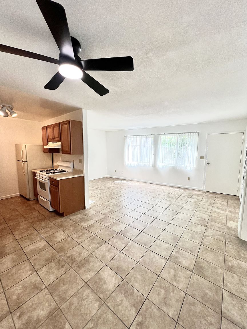 2240 W Dunlop St photo 3