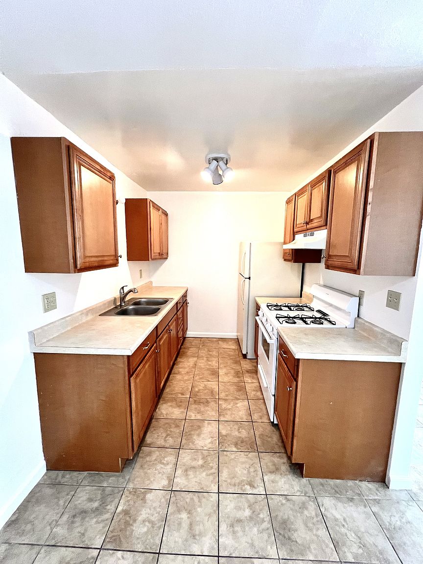 2240 W Dunlop St photo 5