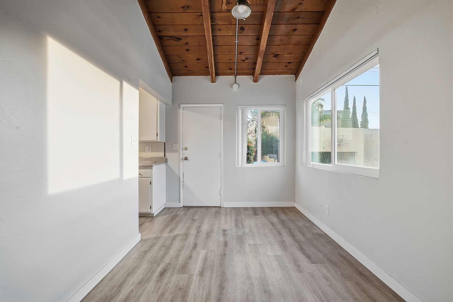 1425 Grand Ave photo 5