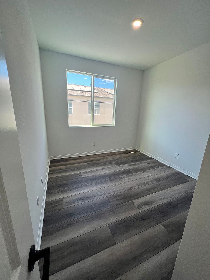 2165 Bluestone Cir photo 2