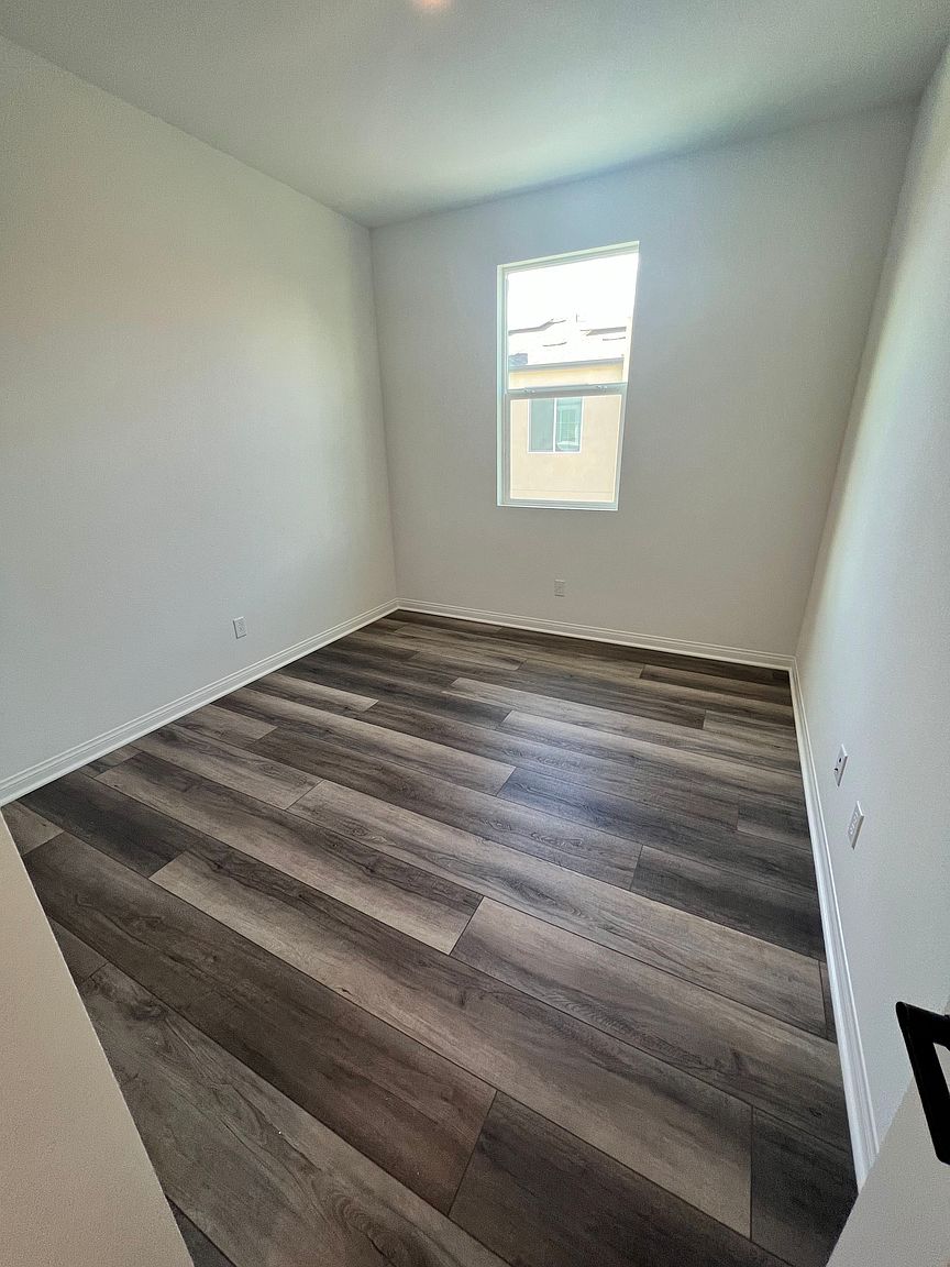 2165 Bluestone Cir photo 4