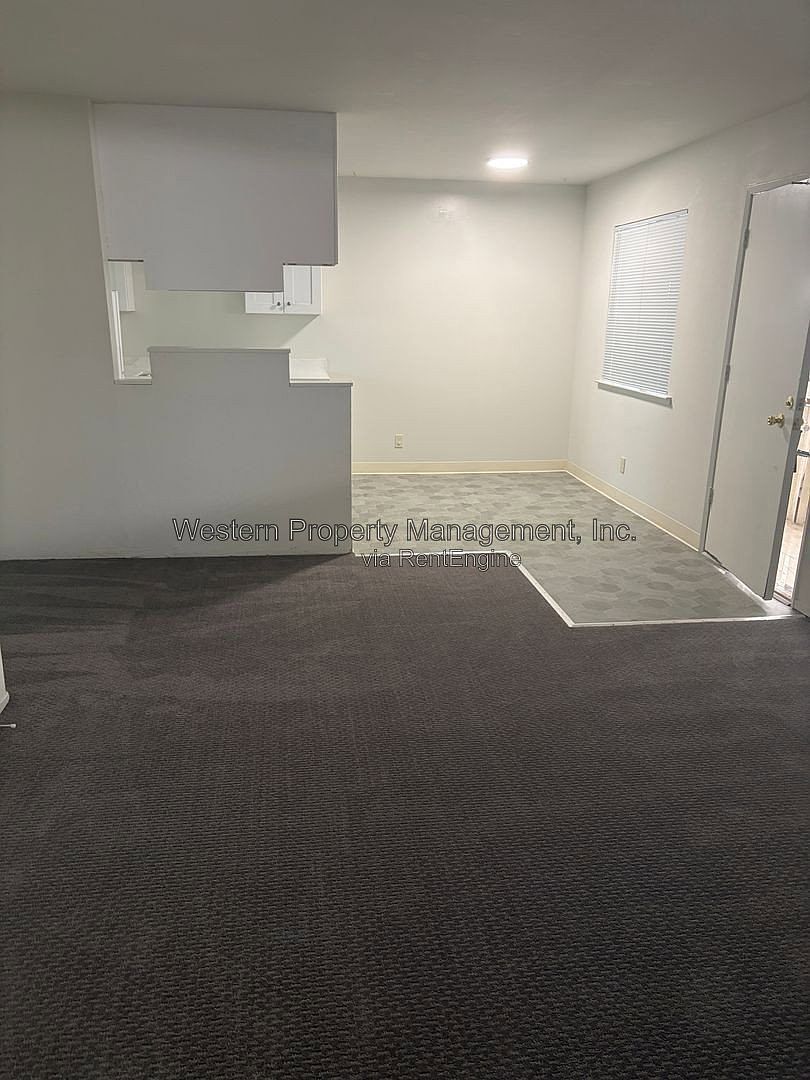 1910 46th Ave photo 4